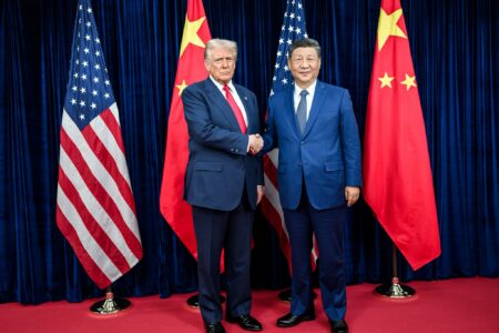 Trump Heads to China as Iran Ceasefire Teeters on โLife Supportโ