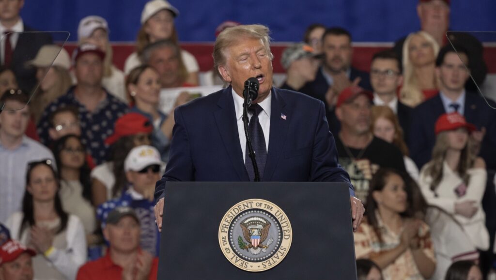 Trump Cancels Weekend Travel, Skips Son’s Bahamas Wedding Celebration as Iran Crisis Demands White House Attention