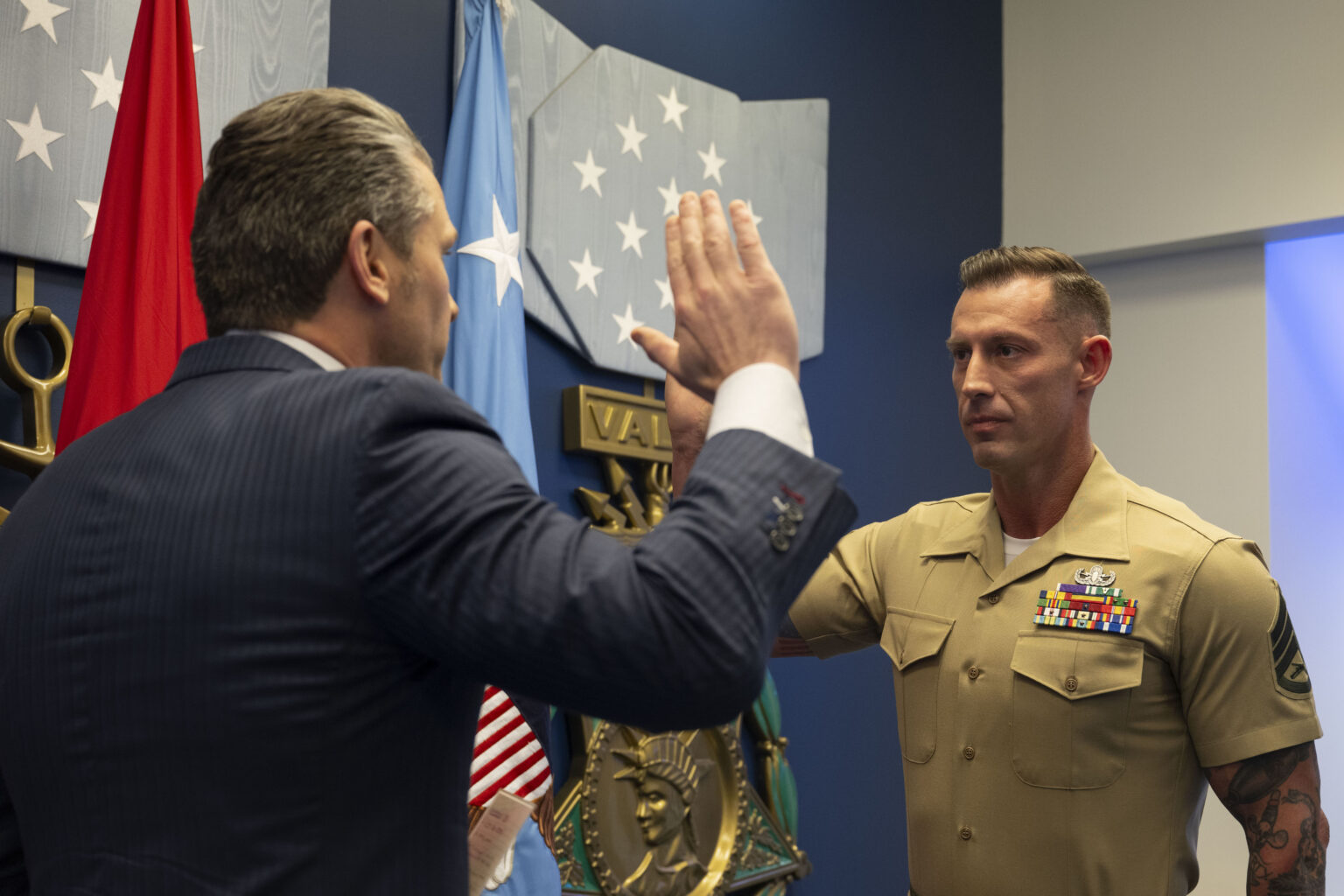Fox News Anchor Who Lost Both Legs In Combat Reenlists In The Marine Corps